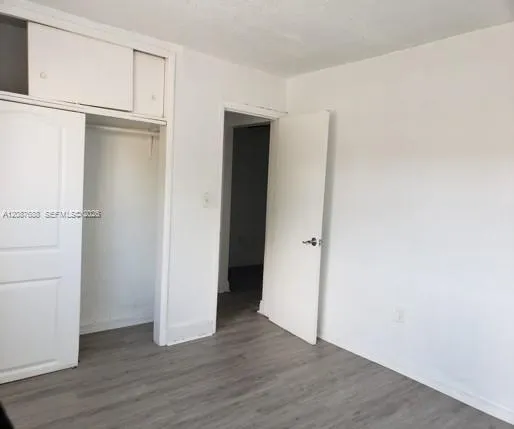 1895 NW 35th St Miami, FL 33142