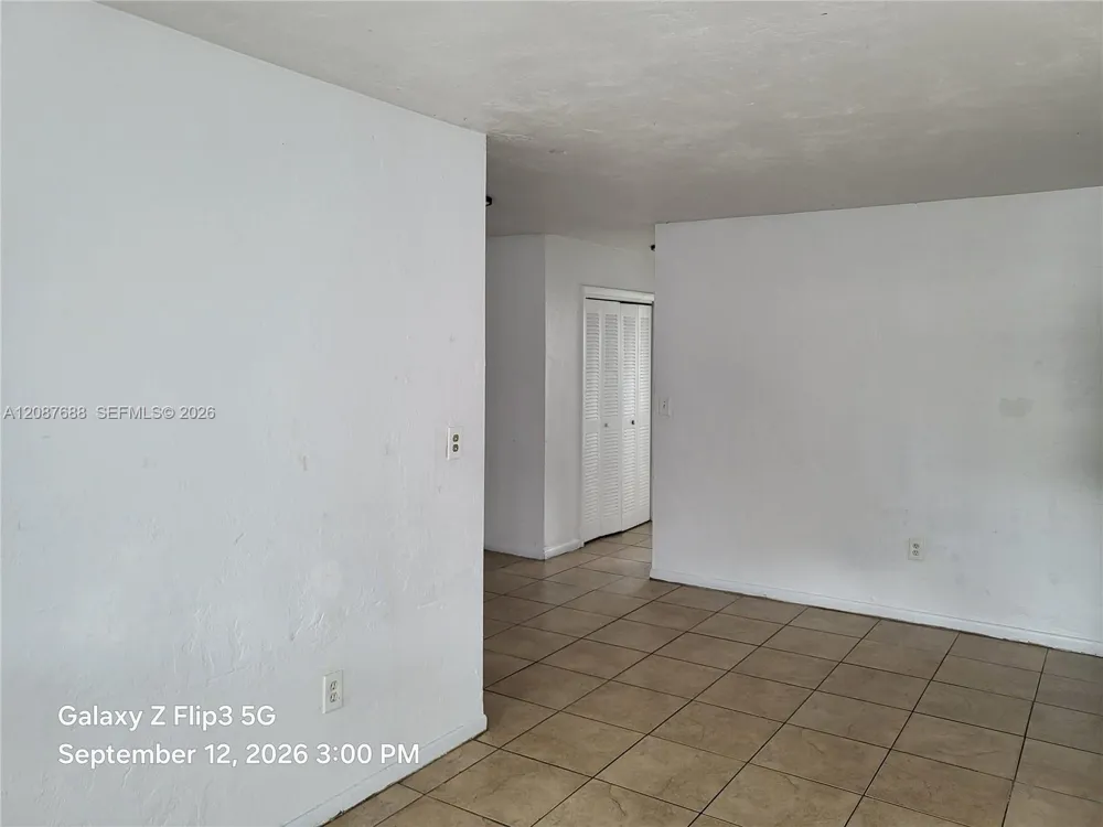 1895 NW 35th St Miami, FL 33142