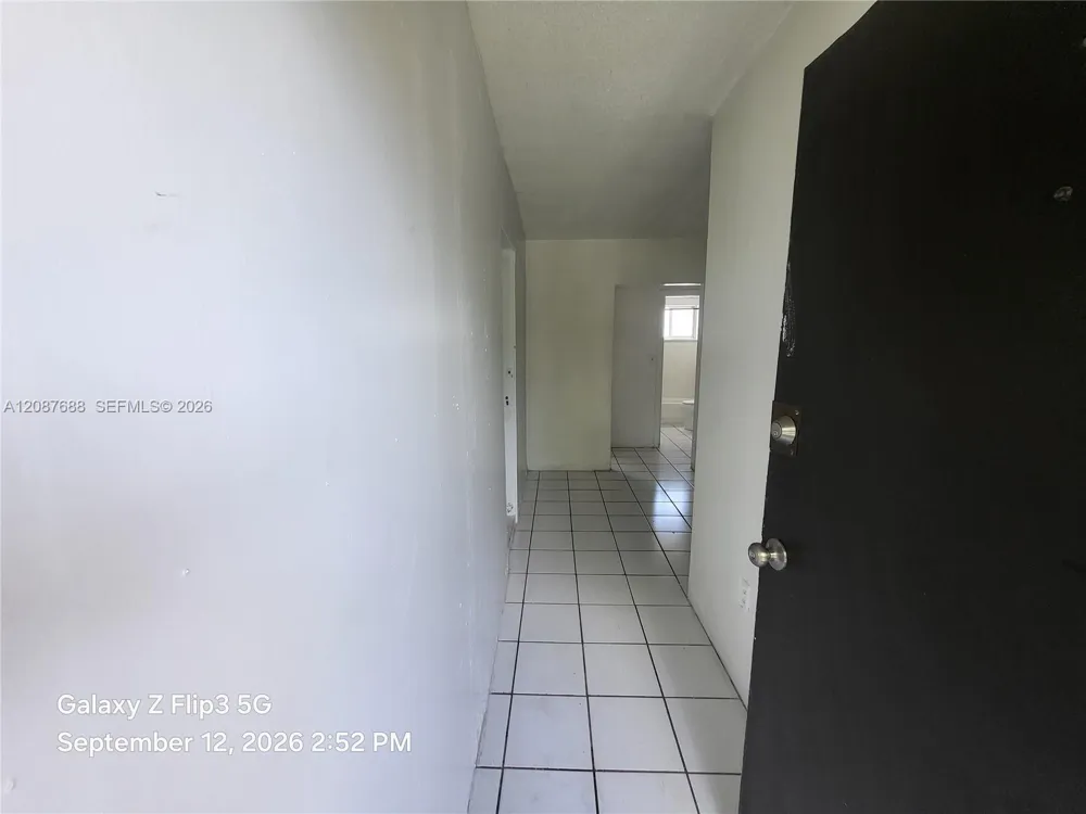 1895 NW 35th St Miami, FL 33142