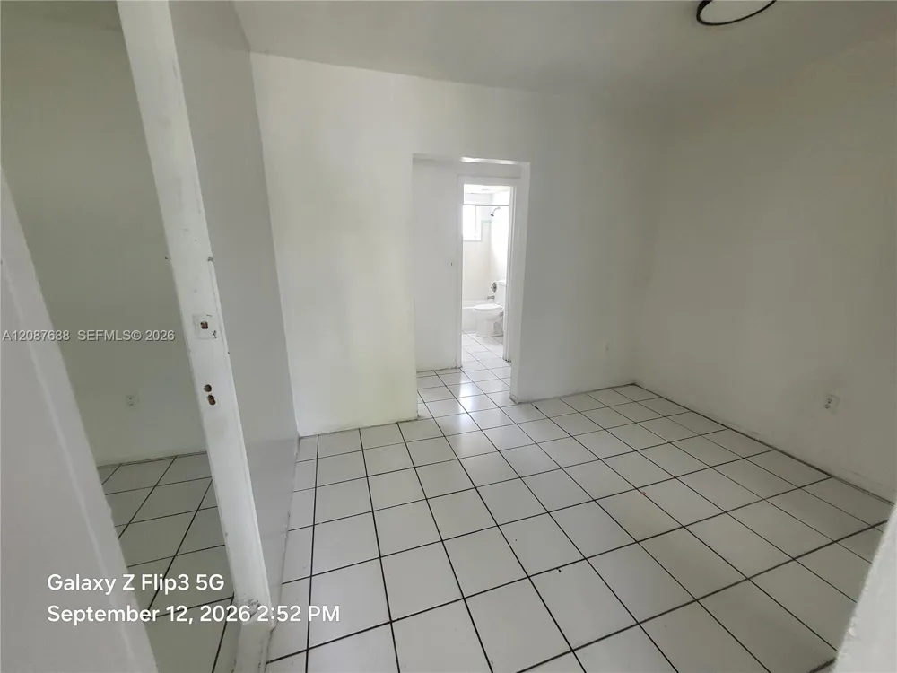 1895 NW 35th St Miami, FL 33142