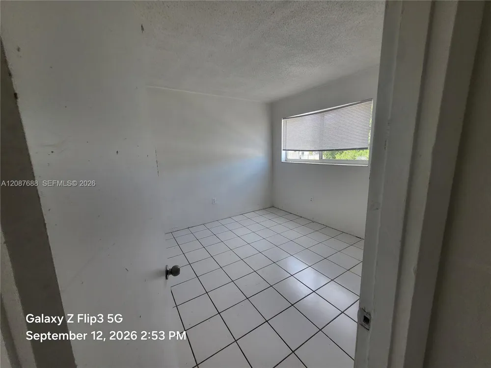 1895 NW 35th St Miami, FL 33142