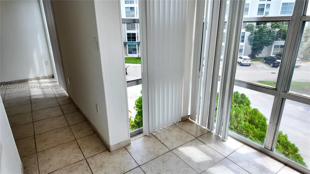 200 177th Dr #308 Sunny Isles Beach, FL 33160