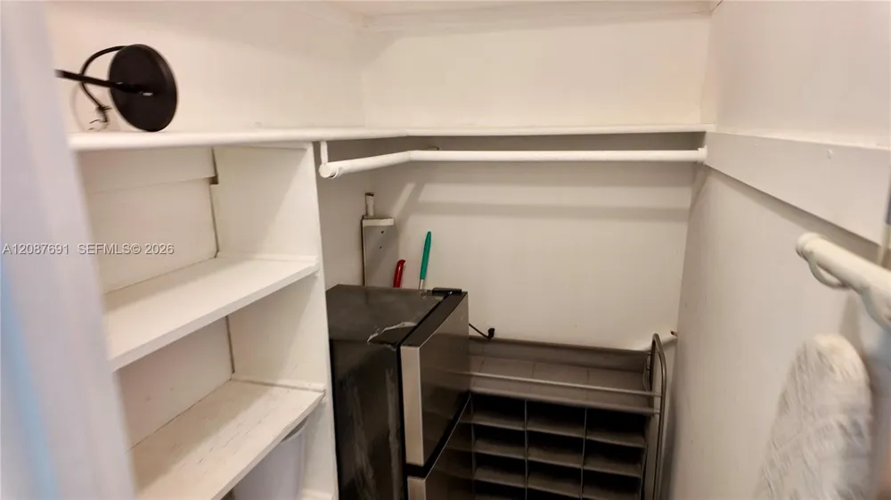 200 177th Dr #308 Sunny Isles Beach, FL 33160