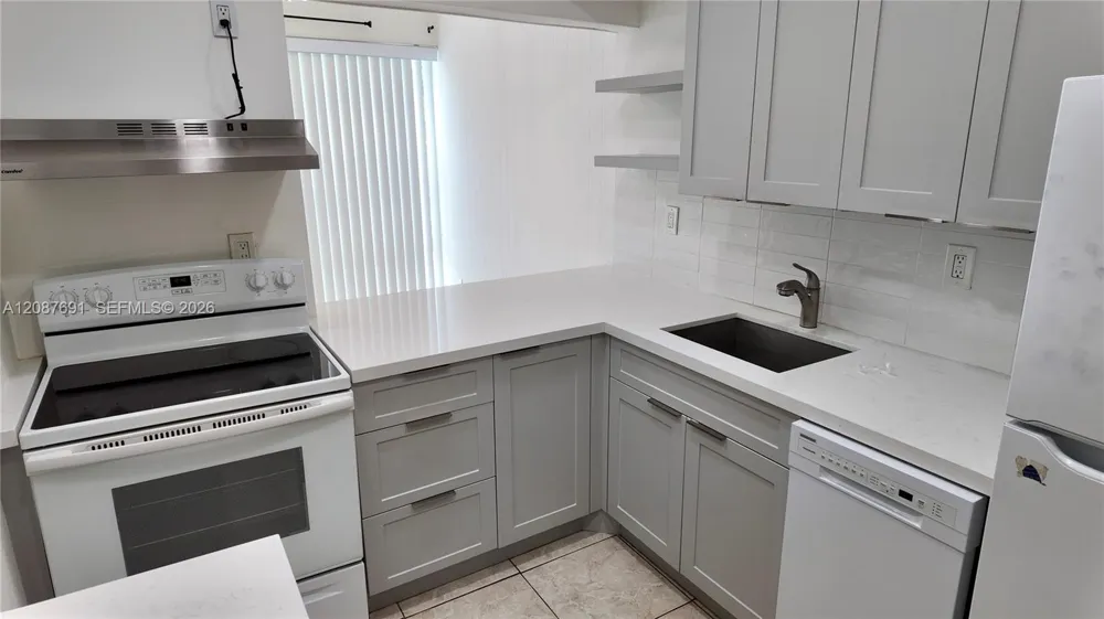 200 177th Dr #308 Sunny Isles Beach, FL 33160