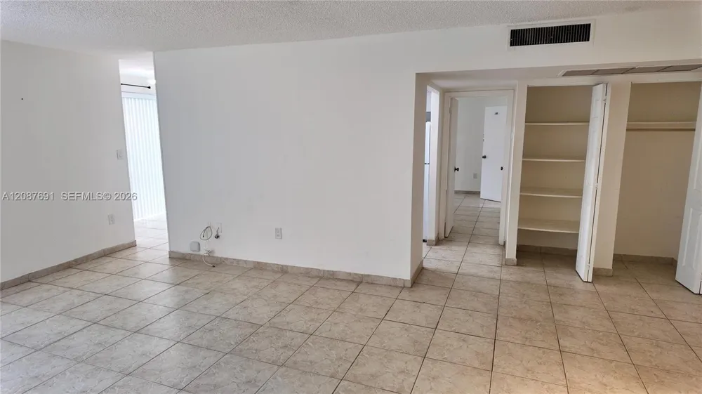 200 177th Dr #308 Sunny Isles Beach, FL 33160