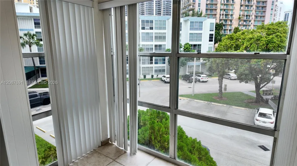 200 177th Dr #308 Sunny Isles Beach, FL 33160