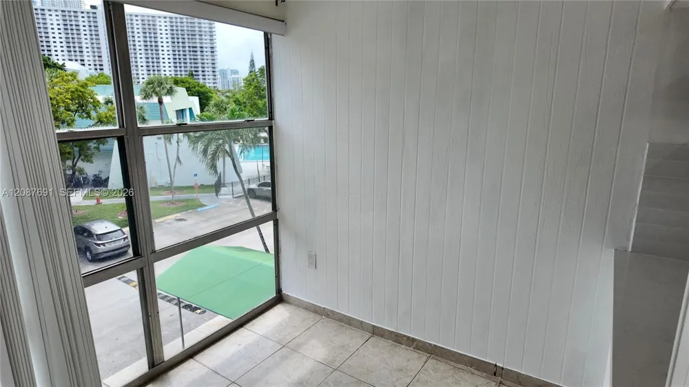 200 177th Dr #308 Sunny Isles Beach, FL 33160
