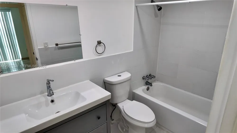 200 177th Dr #308 Sunny Isles Beach, FL 33160
