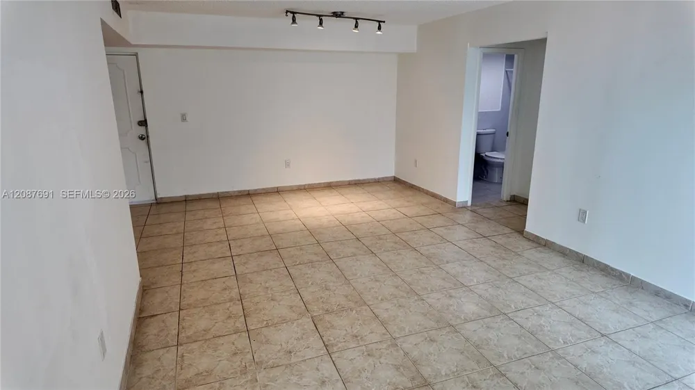 200 177th Dr #308 Sunny Isles Beach, FL 33160