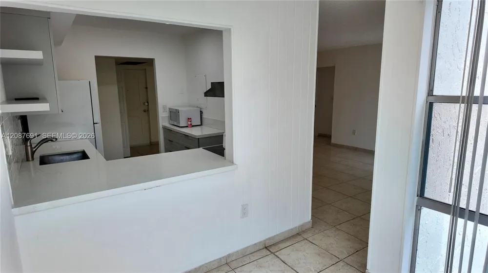 200 177th Dr #308 Sunny Isles Beach, FL 33160