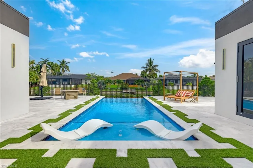 129 SE 16th Street Cape Coral, FL 33990