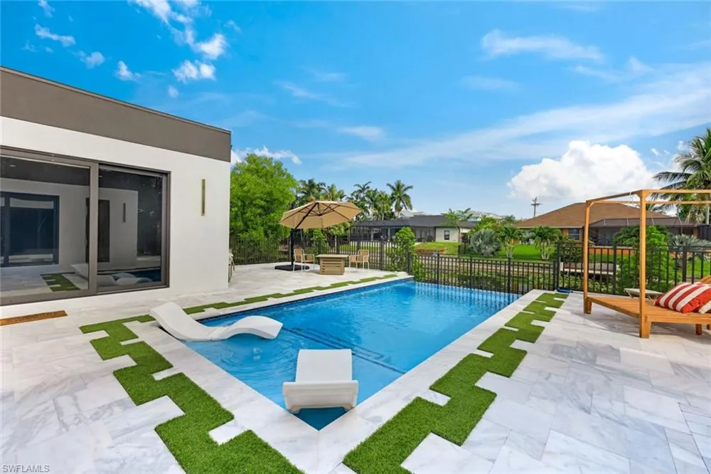 129 SE 16th Street Cape Coral, FL 33990