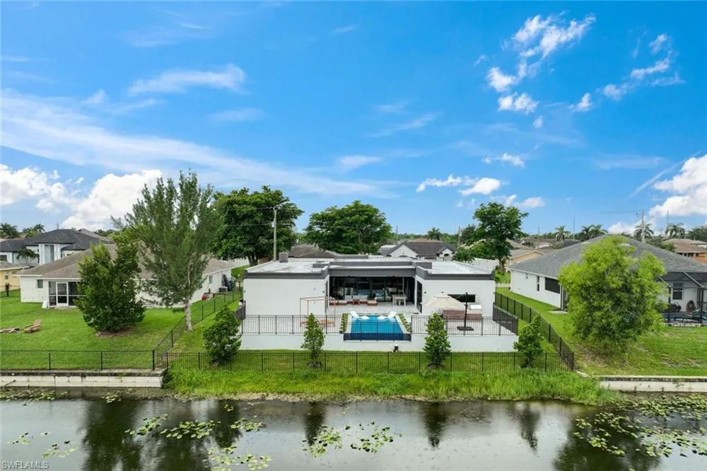 129 SE 16th Street Cape Coral, FL 33990
