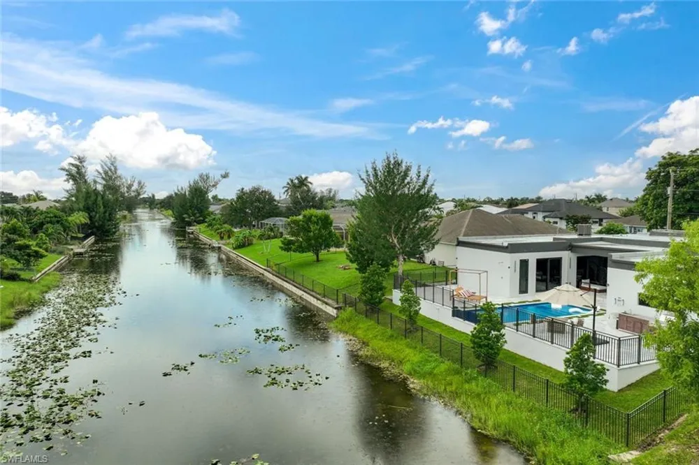 129 SE 16th Street Cape Coral, FL 33990