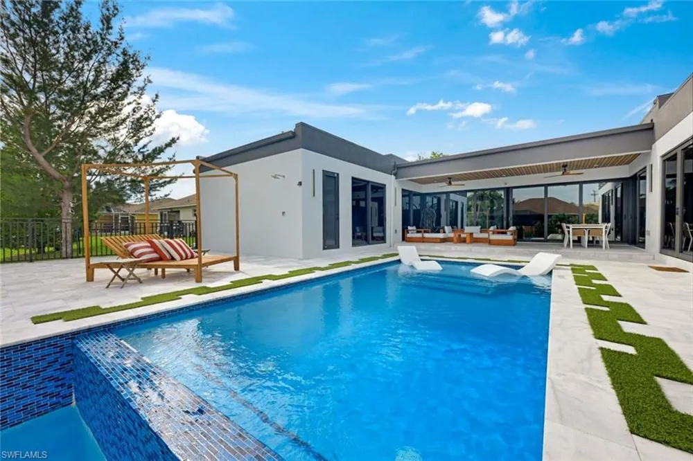 129 SE 16th Street Cape Coral, FL 33990