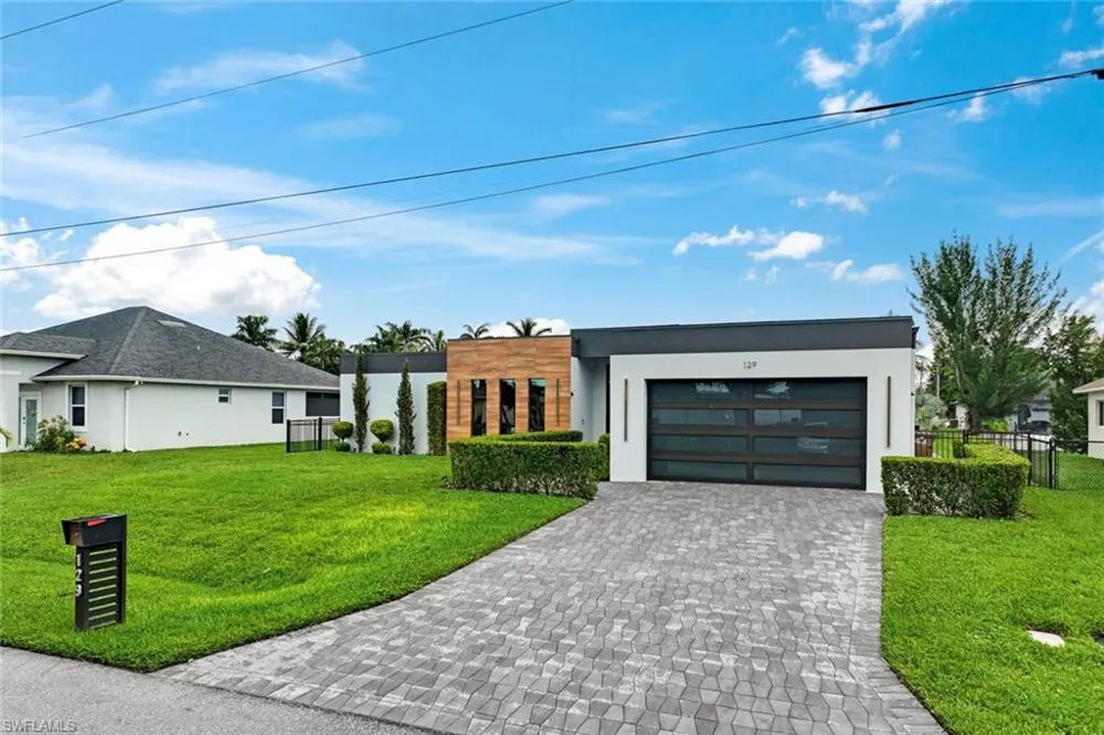 129 SE 16th Street Cape Coral, FL 33990