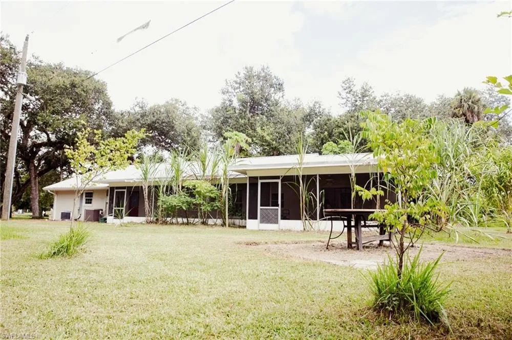 4055 County Rd 78 Fort Denaud, FL 33935