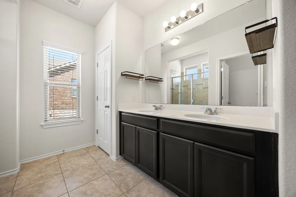 2105 Town Centre Drive #44 Round Rock, TX 78664