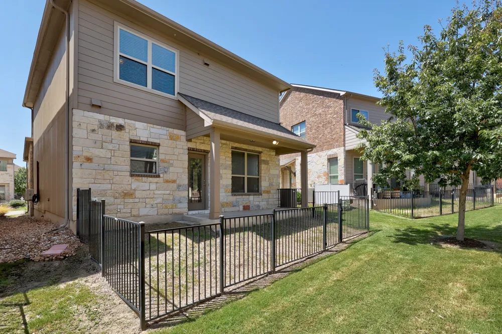 2105 Town Centre Drive #44 Round Rock, TX 78664
