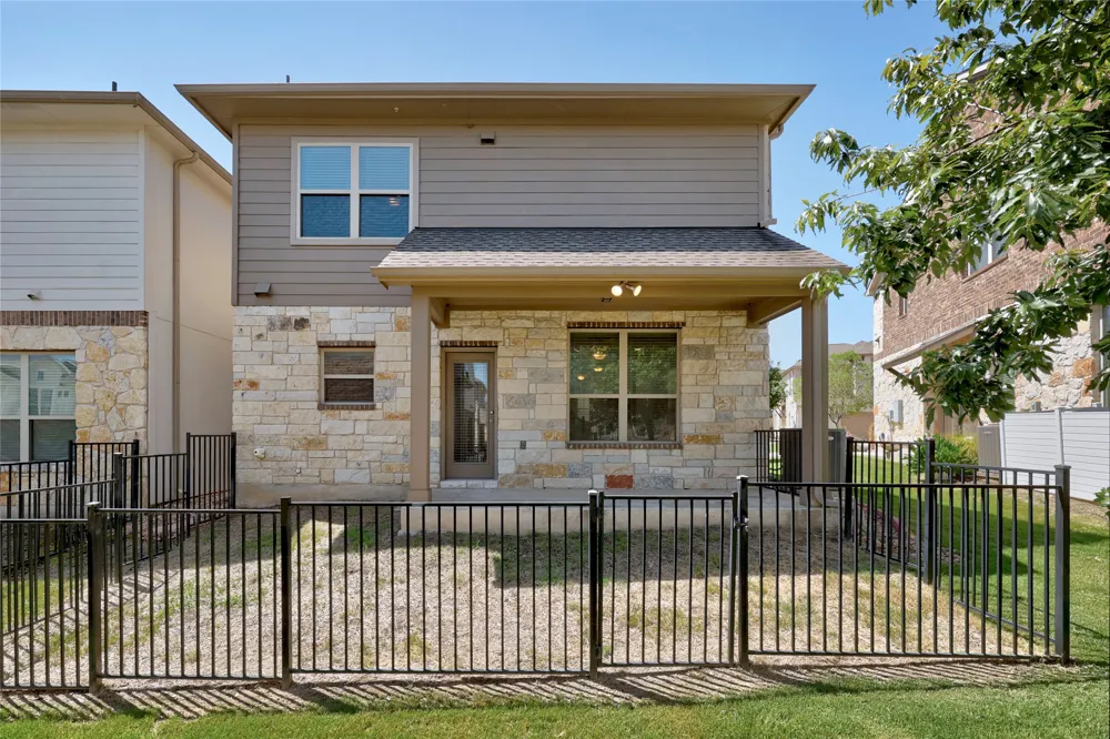2105 Town Centre Drive #44 Round Rock, TX 78664