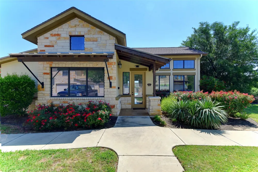 2105 Town Centre Drive #44 Round Rock, TX 78664