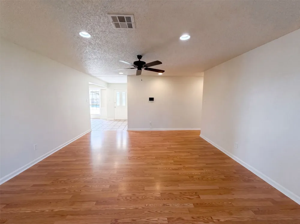 203 Frost Creek Avenue Groesbeck, TX 76642