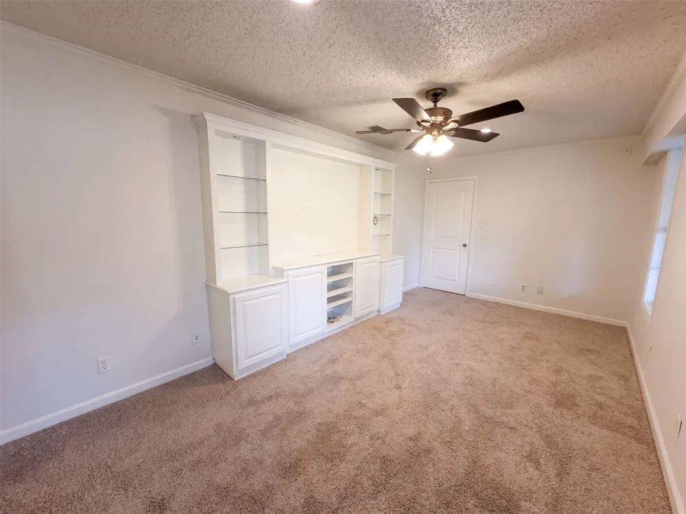 203 Frost Creek Avenue Groesbeck, TX 76642