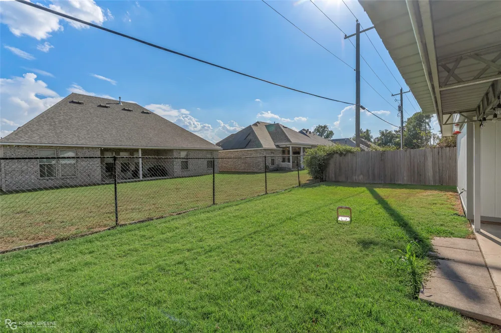 3120 Le Oaks Drive Bossier City, LA 71111