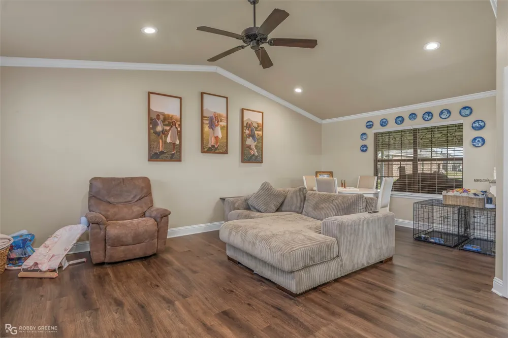 3120 Le Oaks Drive Bossier City, LA 71111
