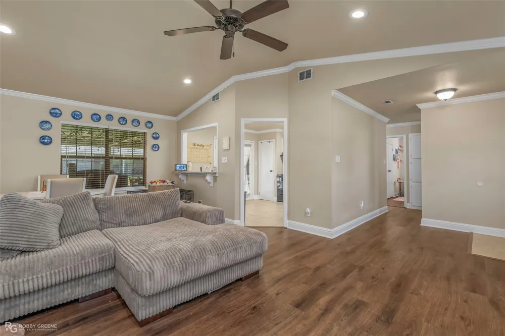 3120 Le Oaks Drive Bossier City, LA 71111
