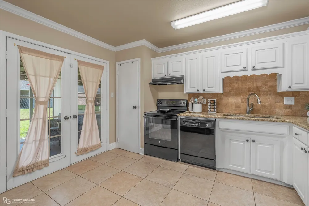 3120 Le Oaks Drive Bossier City, LA 71111