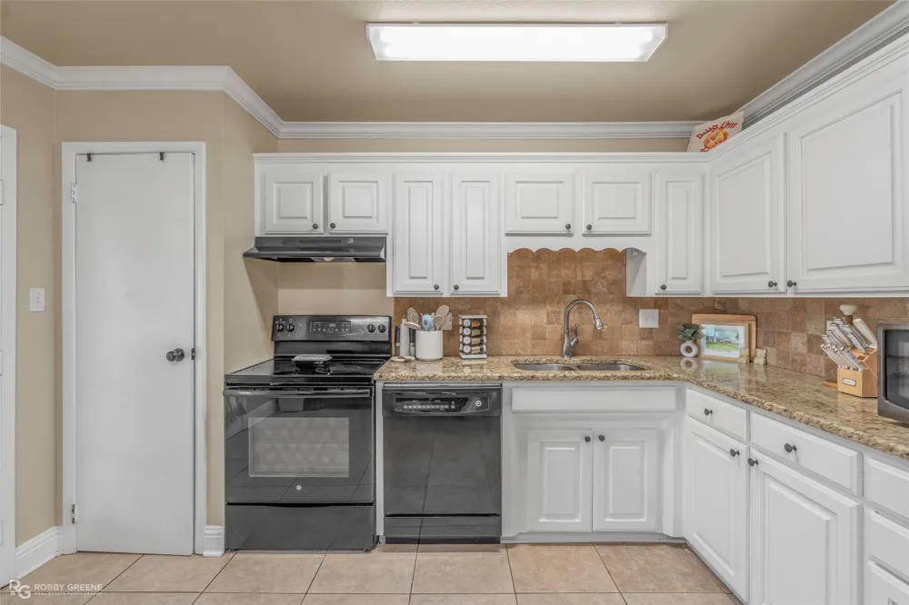 3120 Le Oaks Drive Bossier City, LA 71111