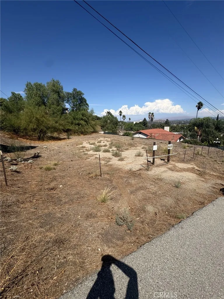 12115 Knoefler Drive Riverside, CA 92505