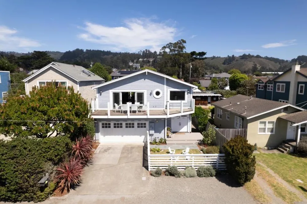 55 Alameda Avenue Half Moon Bay, CA 94019