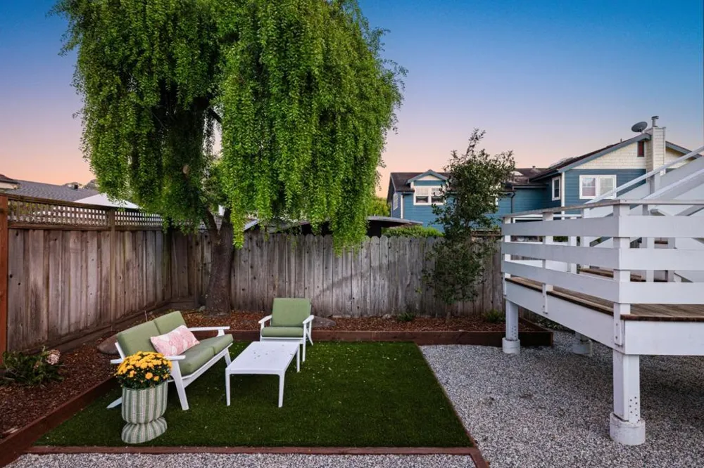 55 Alameda Avenue Half Moon Bay, CA 94019