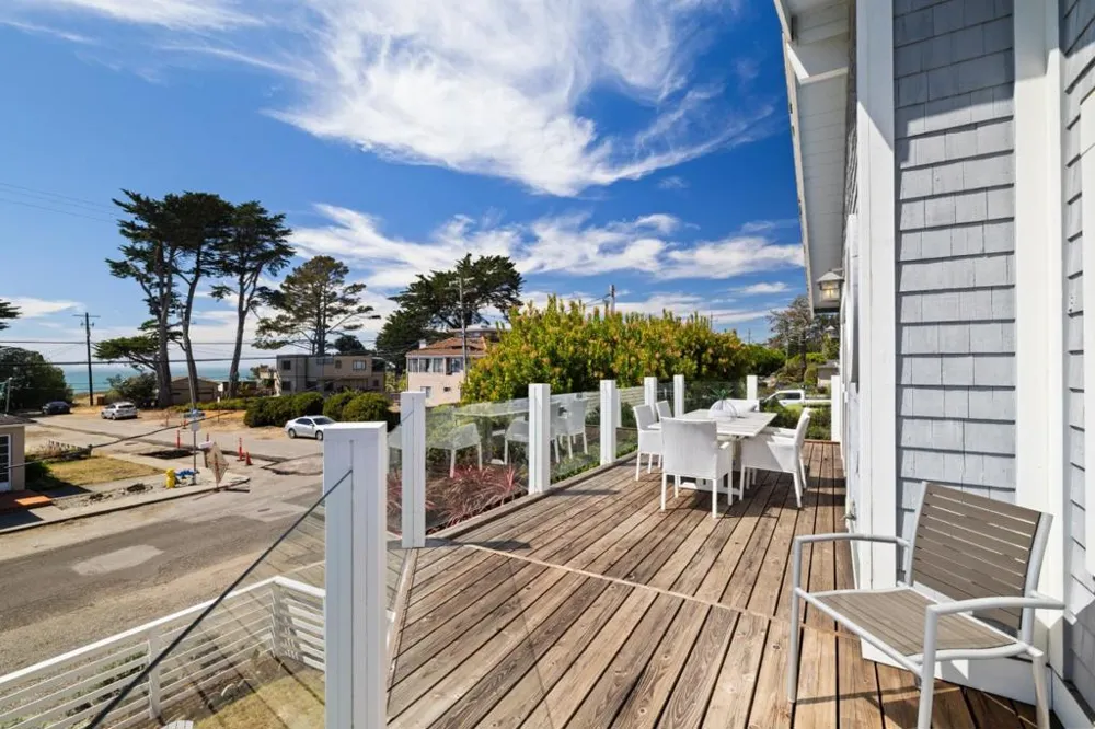 55 Alameda Avenue Half Moon Bay, CA 94019
