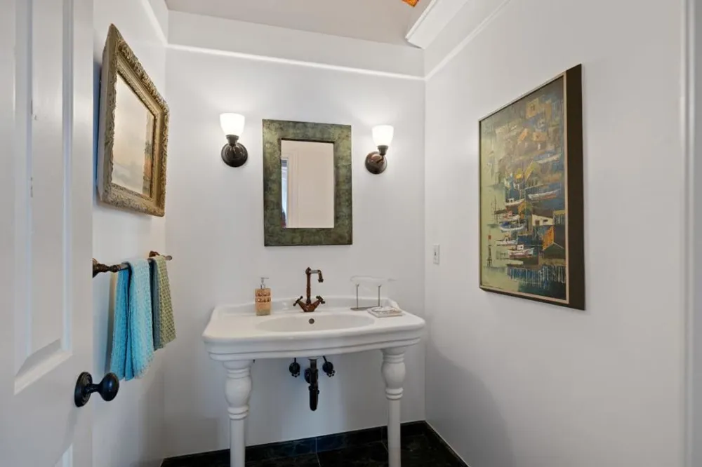 55 Alameda Avenue Half Moon Bay, CA 94019