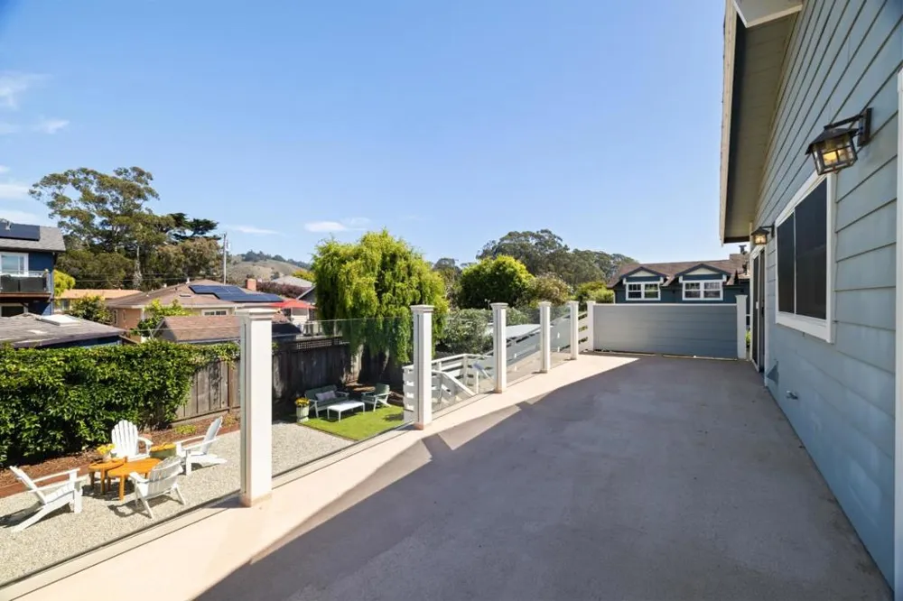 55 Alameda Avenue Half Moon Bay, CA 94019