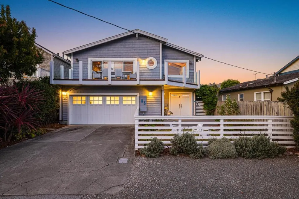 55 Alameda Avenue Half Moon Bay, CA 94019