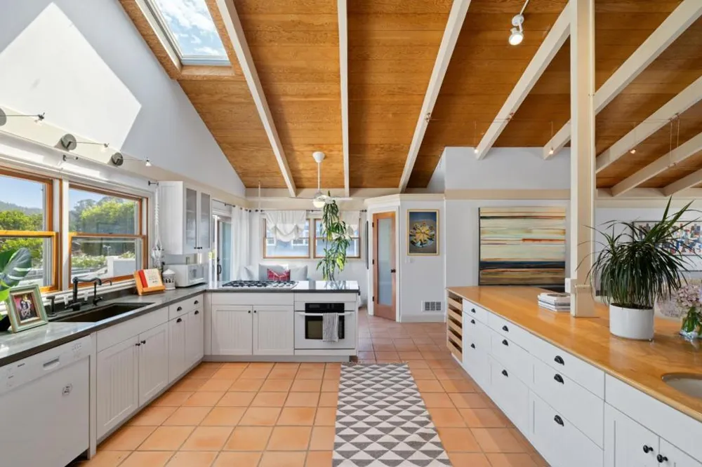 55 Alameda Avenue Half Moon Bay, CA 94019