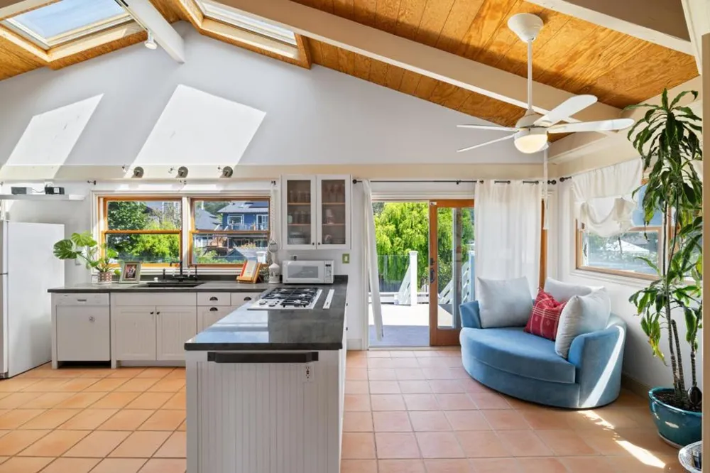 55 Alameda Avenue Half Moon Bay, CA 94019