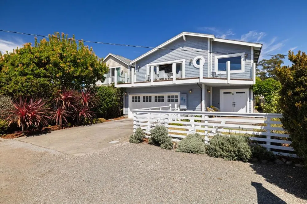55 Alameda Avenue Half Moon Bay, CA 94019