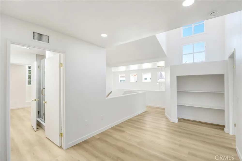 4346 Park Paloma Calabasas, CA 91302