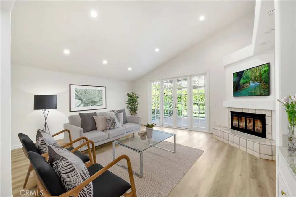 4346 Park Paloma Calabasas, CA 91302