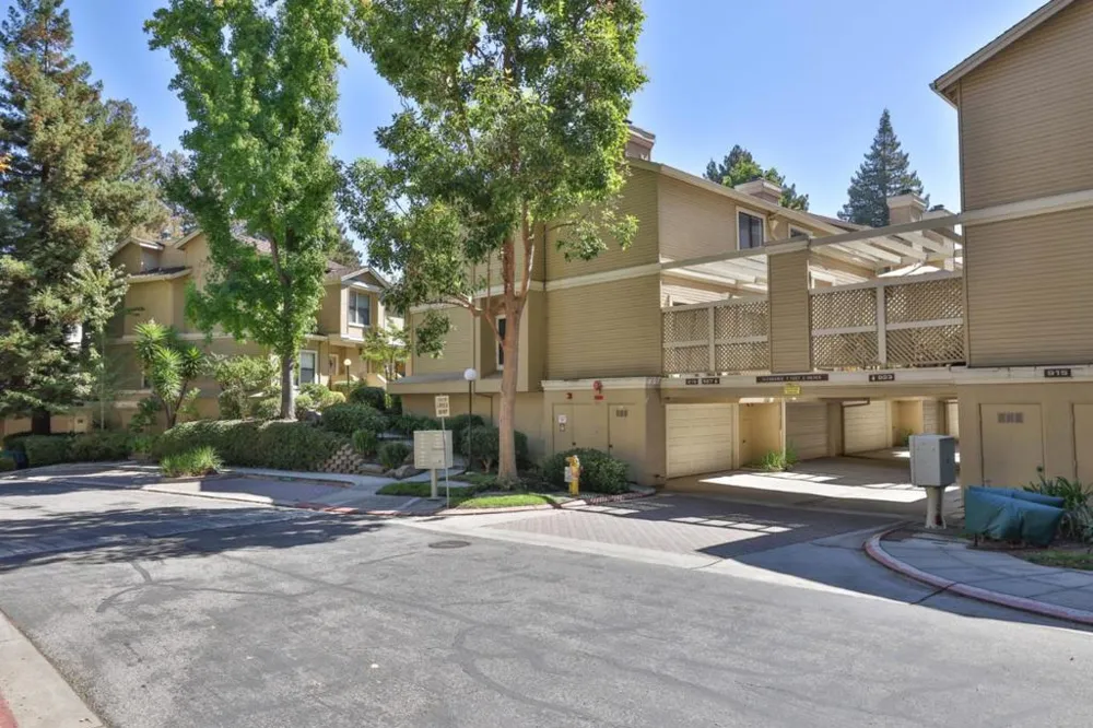 919 La Mesa Terrace #E Sunnyvale, CA 94086