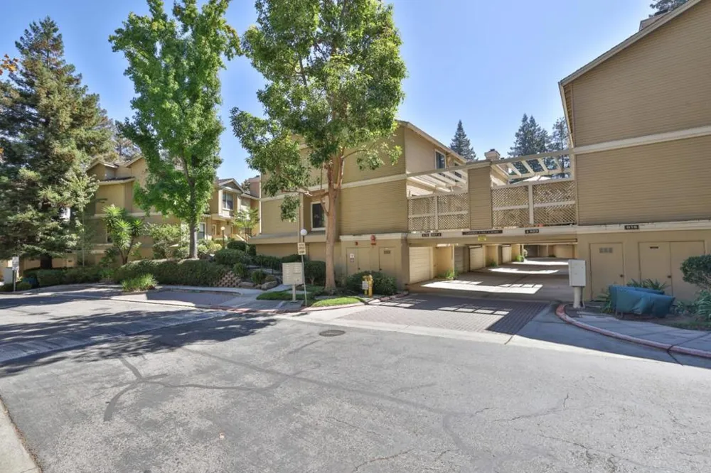 919 La Mesa Terrace #E Sunnyvale, CA 94086