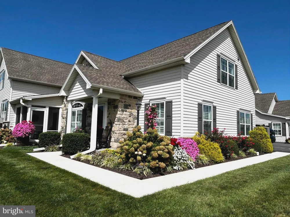 140 DOLOMITE DRIVE York, PA 17408