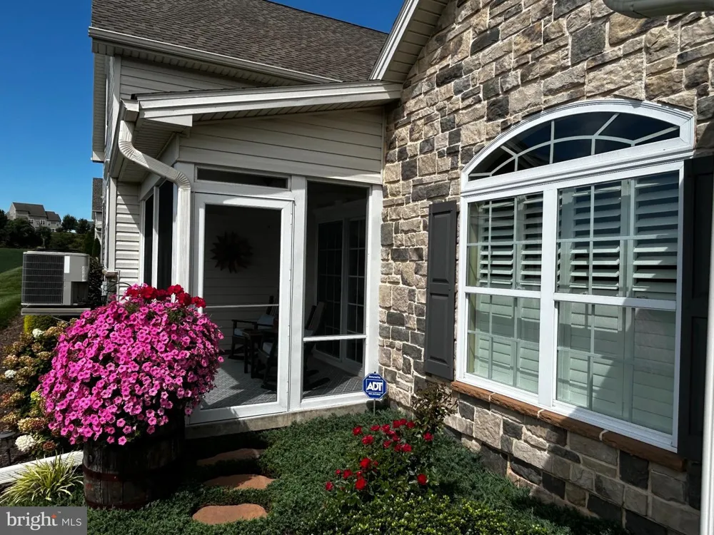 140 DOLOMITE DRIVE York, PA 17408