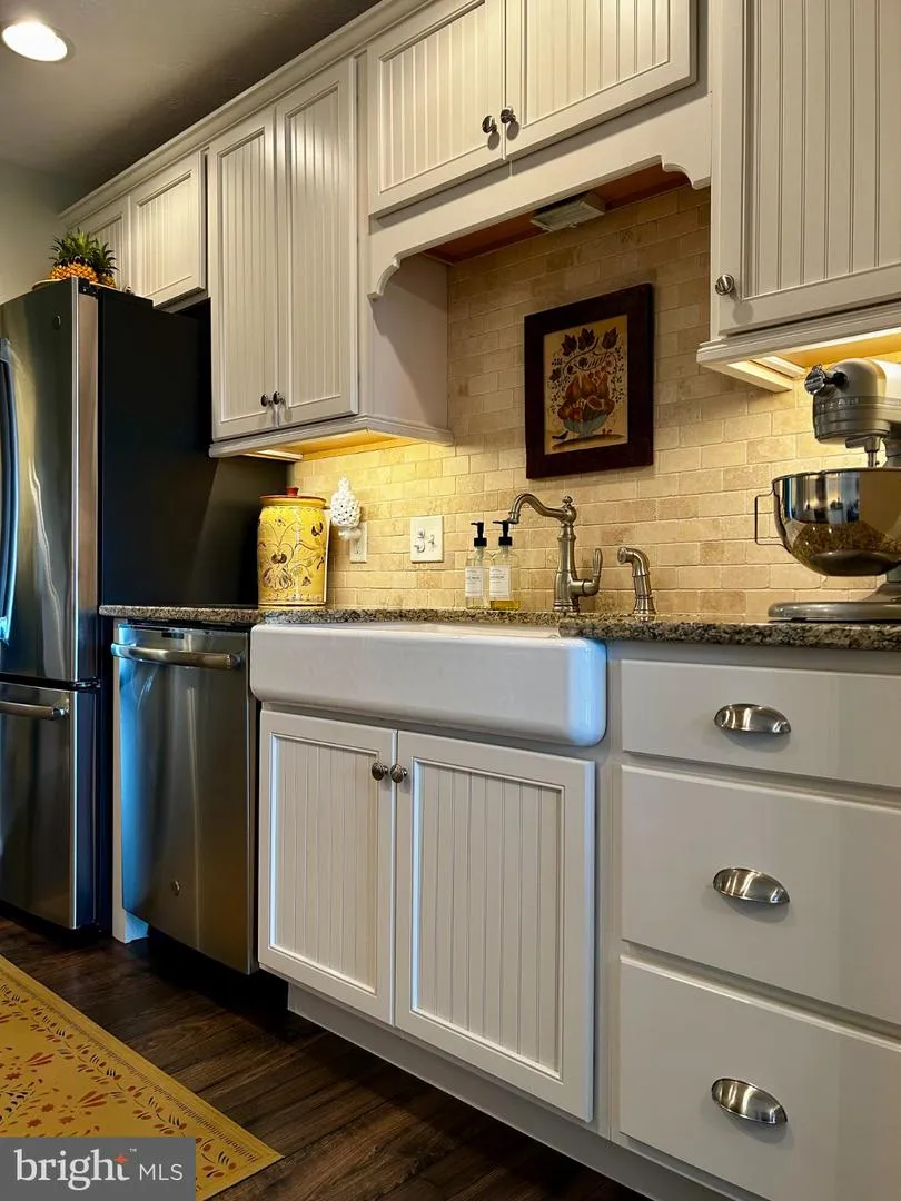 140 DOLOMITE DRIVE York, PA 17408