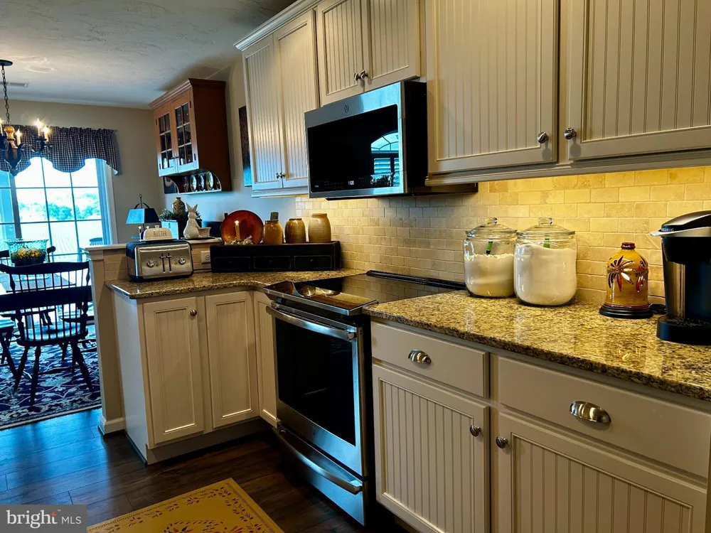 140 DOLOMITE DRIVE York, PA 17408